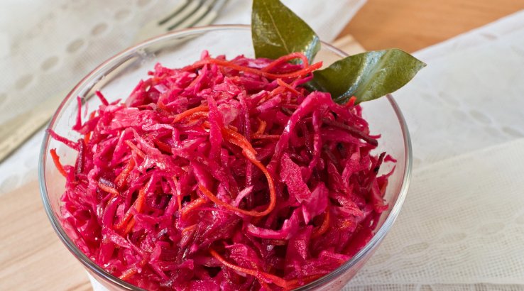 Маринована капуста з буряком