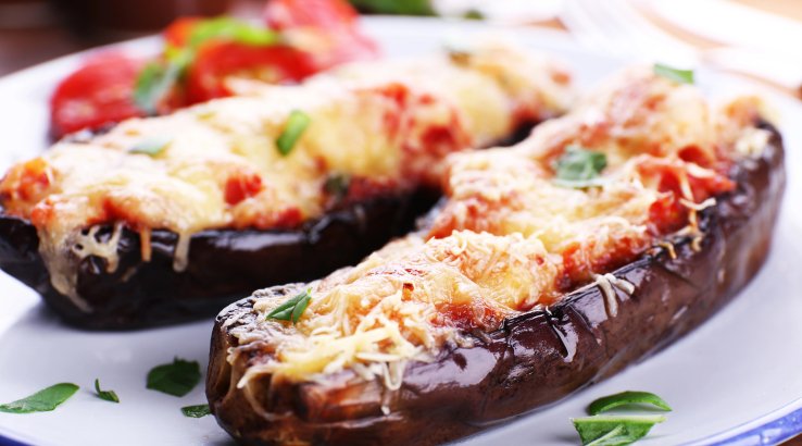 Баклажани з кускусом і курятиною