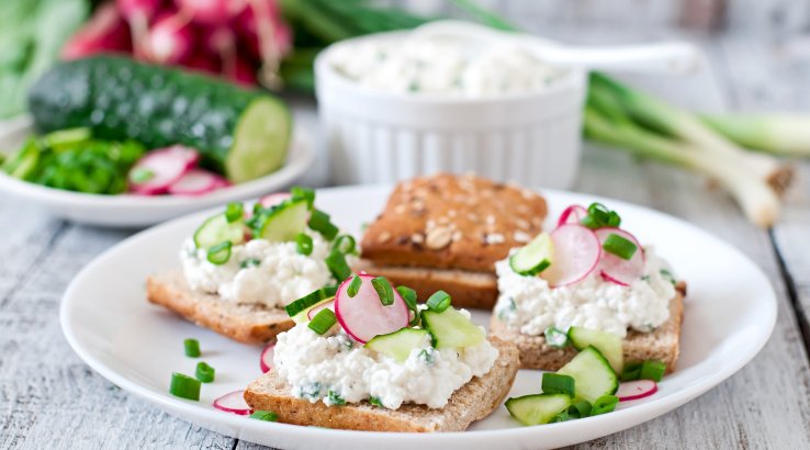 бутерброди з сирною намазкою