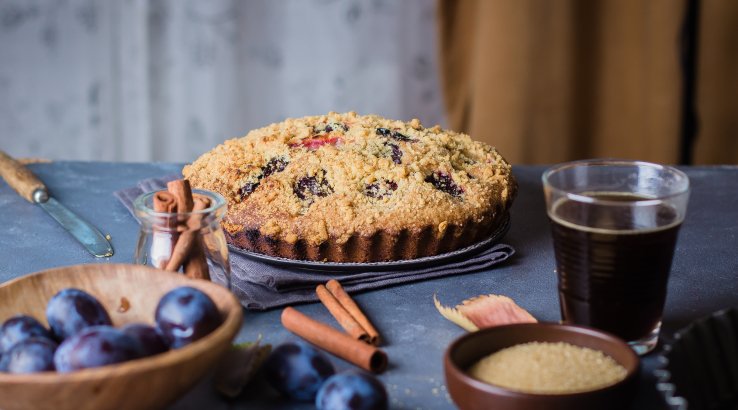 Сливовий пиріг із хрустким штрейзелем