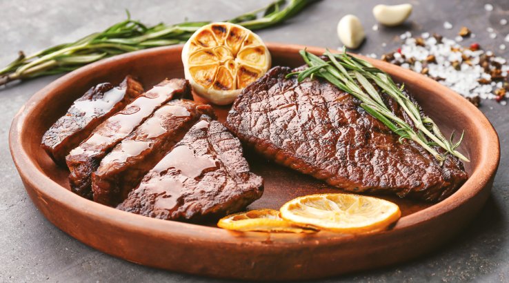 Яловичий стейк з розмарином