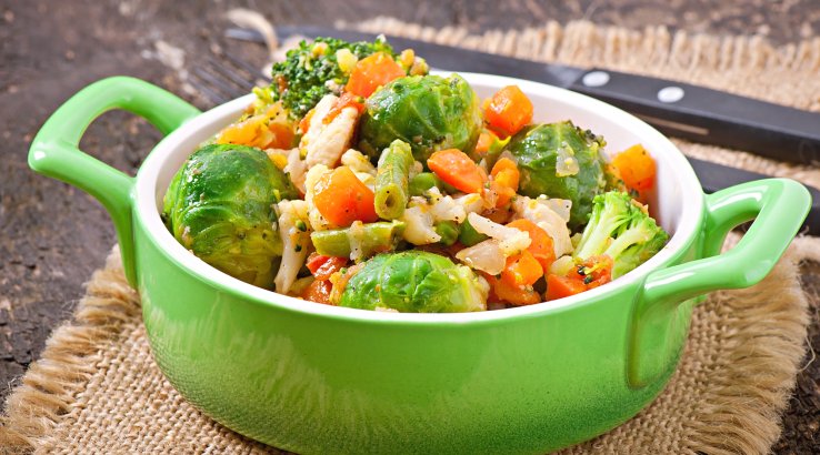 Овочеве рагу з броколі та брюссельською капустою