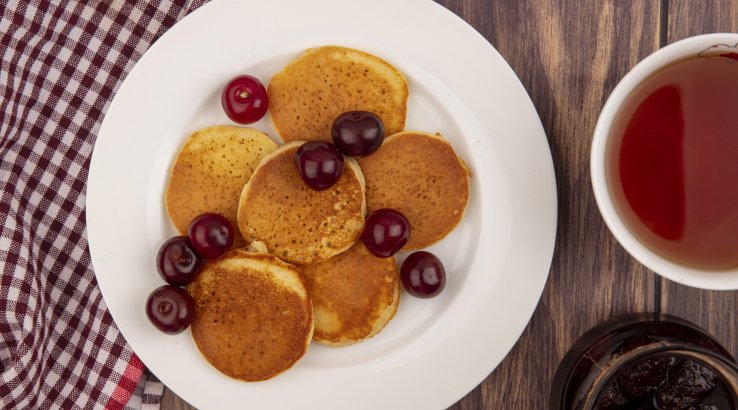 Манники з вишнями