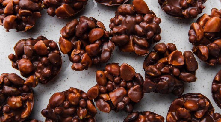 Шоколадні снеки з насінням