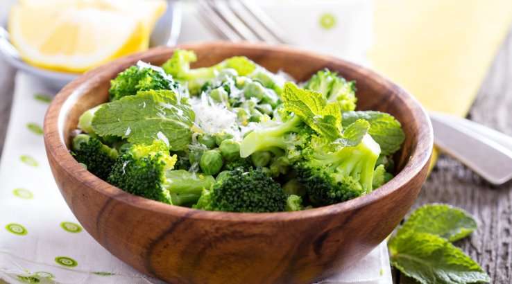 Легкий салат з броколі