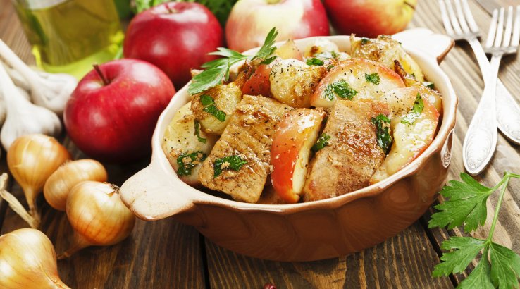 Свинина з яблуками