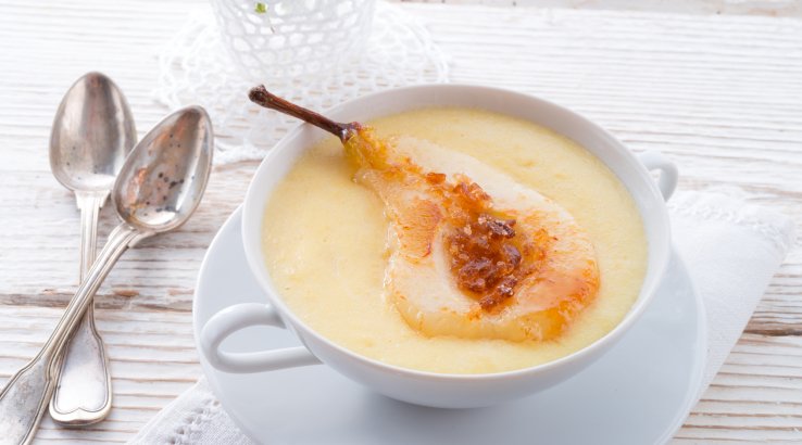 Десерт з манкою і грушами