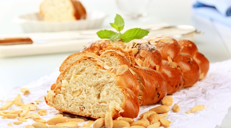 Солодкий хліб з мигдалем