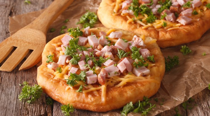 Оладки-піци із шинкою