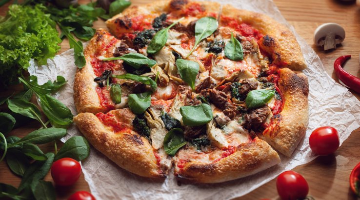 Піца з грибами і шпинатом