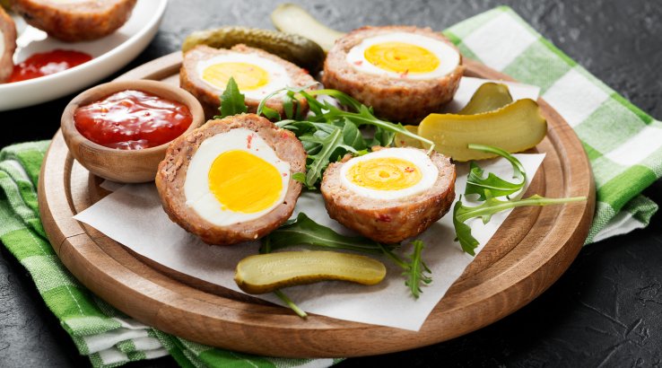 рулет з фаршу і яйця