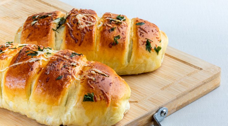 Батон с фаршем: мясной пирог