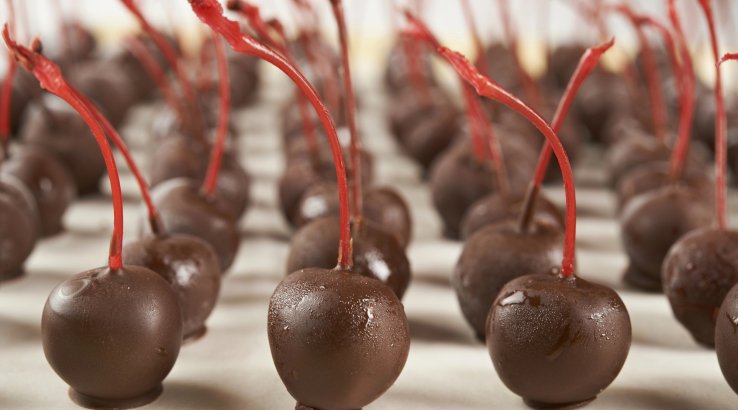 Вишня в шоколаді