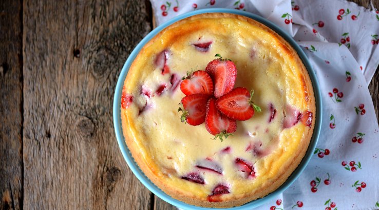 Пиріг клафуті з полуницею