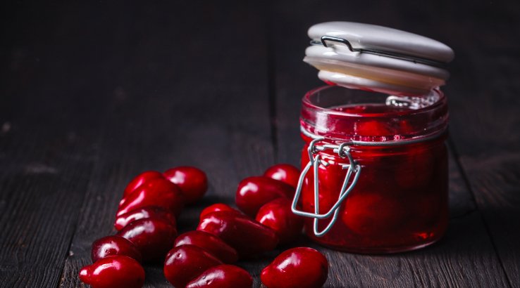 Маринований пряний кизил