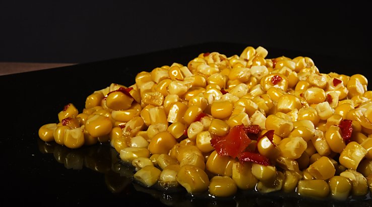 Консервована кукурудза з гострим перцем