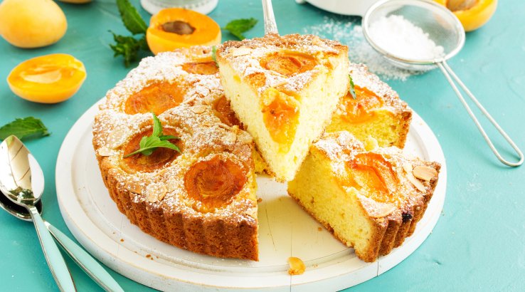 Абрикосовий пиріг на кефірі