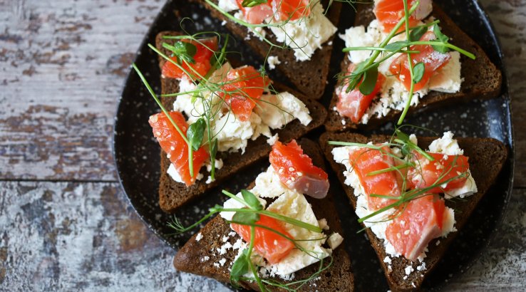 Тости з сьомгою