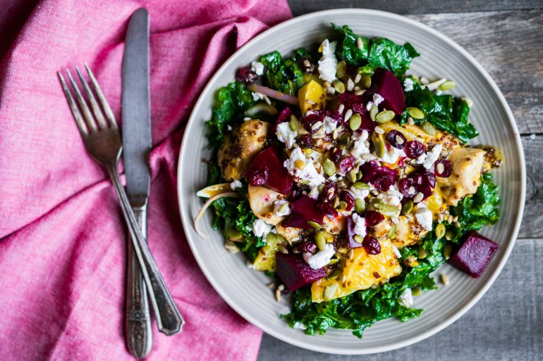 Салат с&nbsp;молодой свеклой