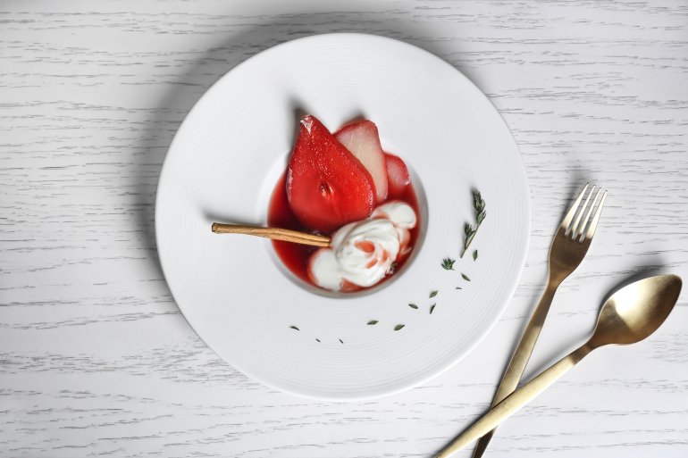 Груші у&nbsp;червоному вині