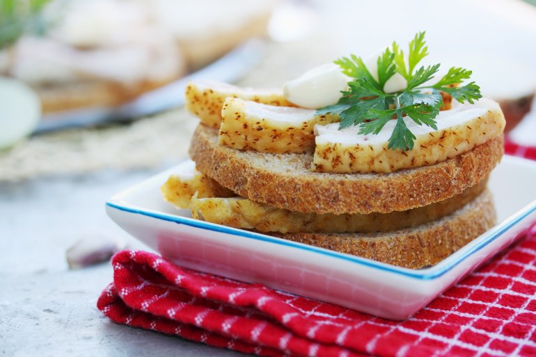 Потапцы&nbsp;— любимые бутерброды с&nbsp;салом у&nbsp;казаков