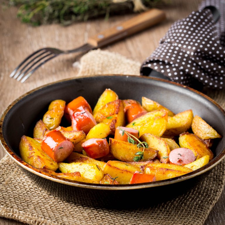 Картофель с&nbsp;колбасками