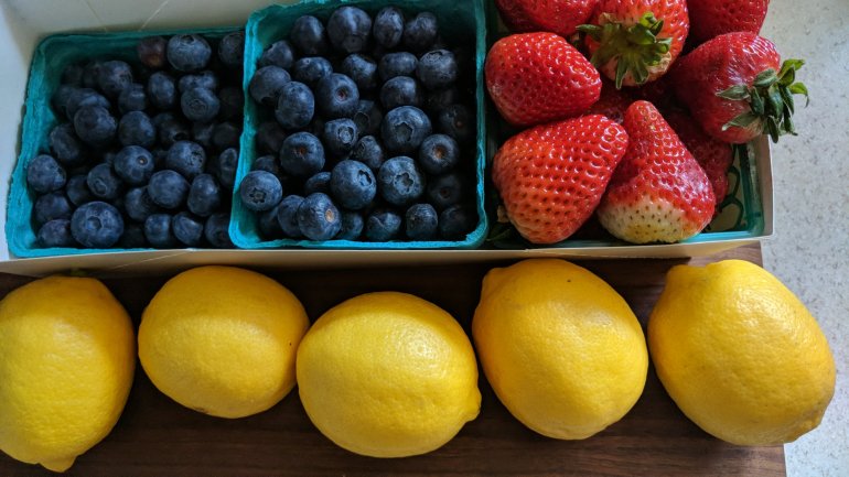 Фрукти зручно брати з&nbsp;собою. Фото: Dupe