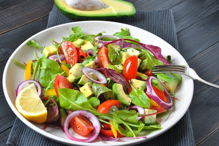 Овочевий салат з&nbsp;авокадо