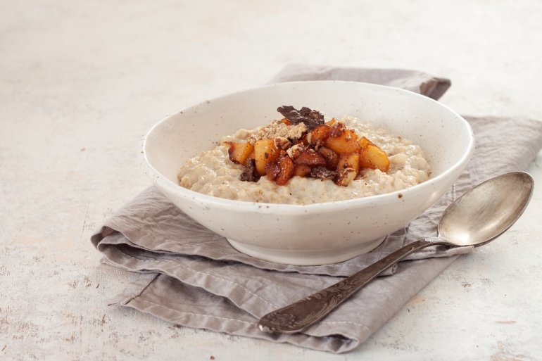 Ванільна вівсянка з&nbsp;яблуками