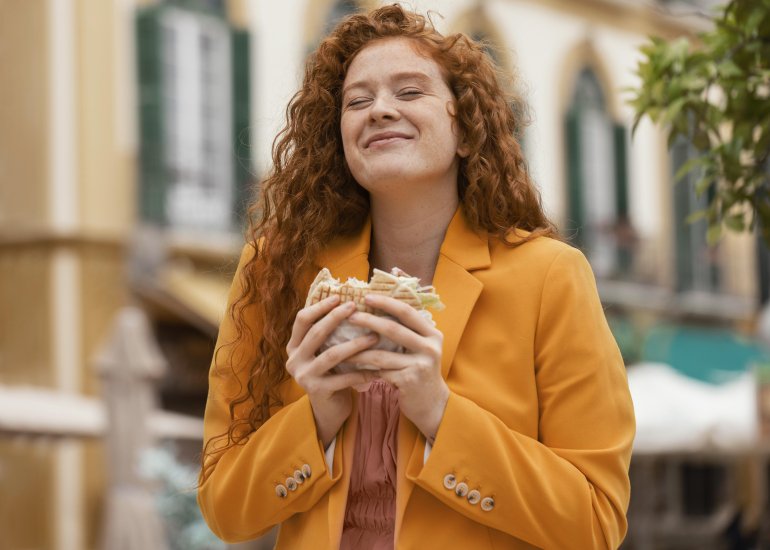 Щоб впоратися з&nbsp;компульсивним переїданням, варто почати з&nbsp;тригерів