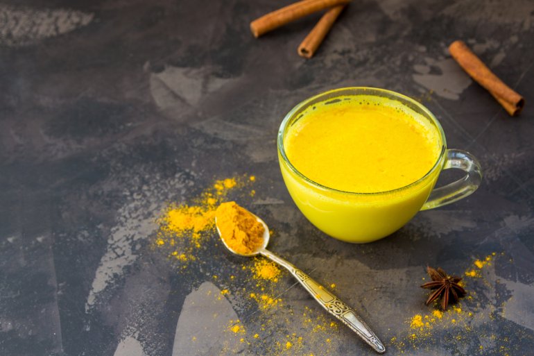 Лате з&nbsp;куркумою