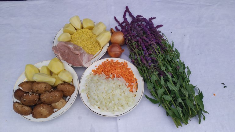 Інгредієнти для класичної зелеківської зливанки