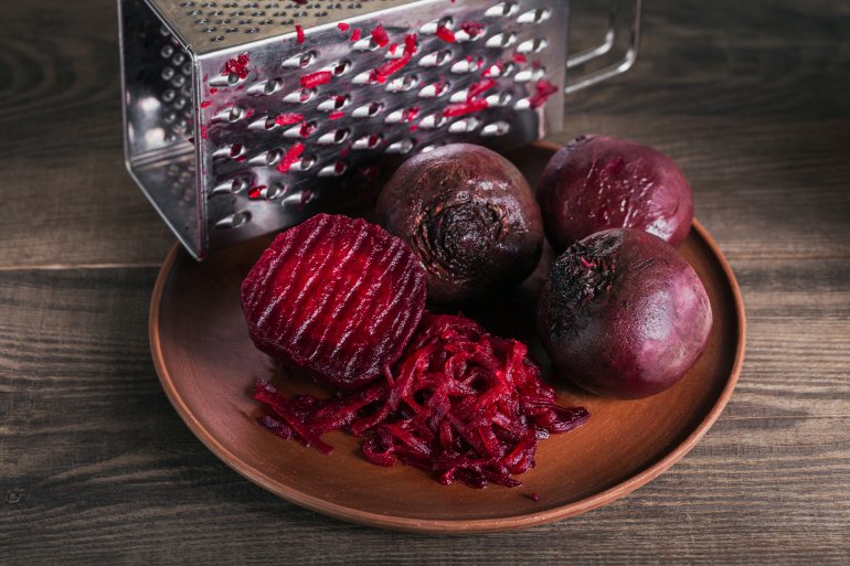 Середня тривалість варіння буряків від 40&nbsp;хвилин до&nbsp;2&nbsp;годин