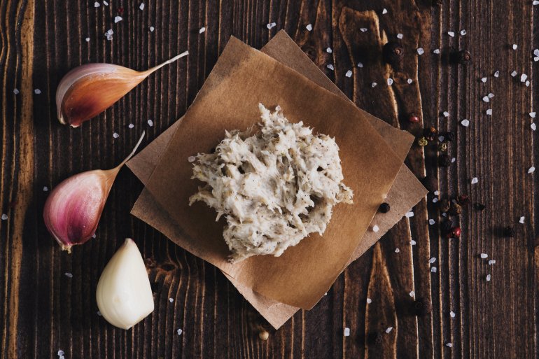 Їжте сало з&nbsp;часником та&nbsp;зеленню<br>