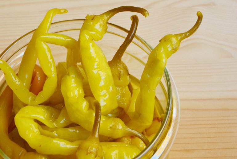 Маринований перець пеперончині