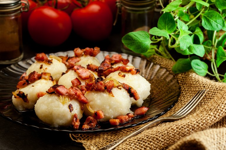 Галушки зі&nbsp;шкварками