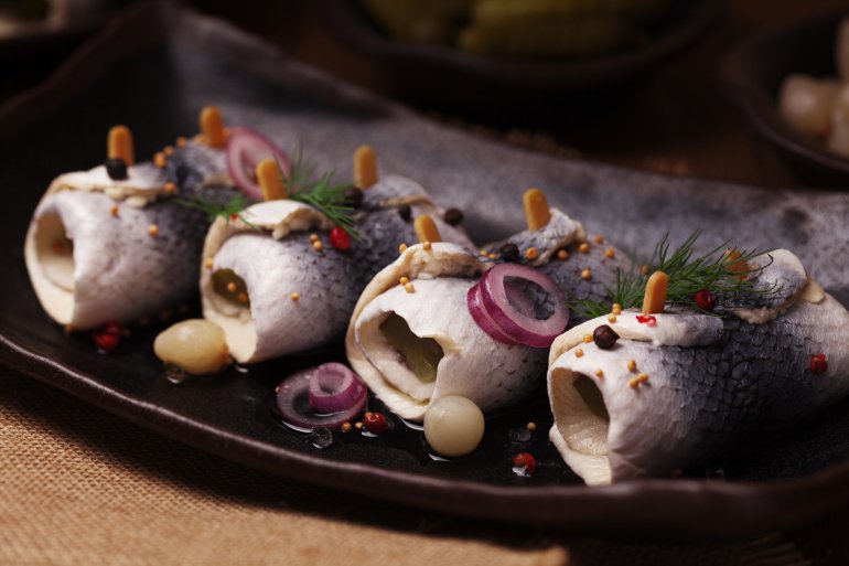 Рулетики из&nbsp;сельди