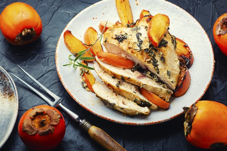 Салат з&nbsp;куркою й&nbsp;хурмою