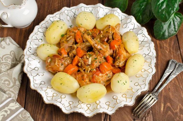 Тушкований кролик