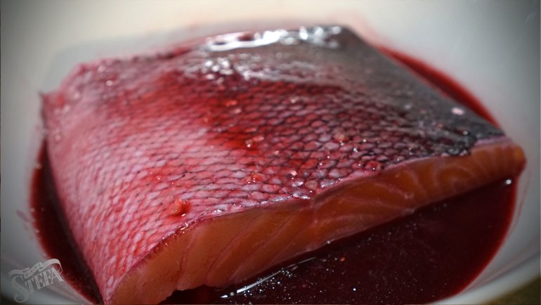 Лосось у гранатовому соці