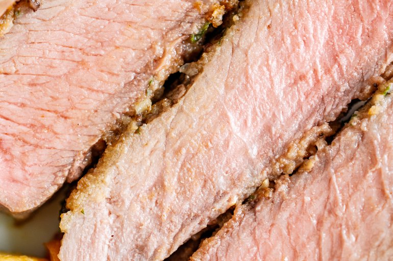 Стейк рибай з яловичини ангус, просмажений до рівня Medium