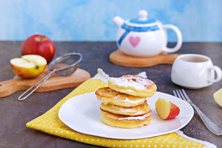 Яблучні оладки