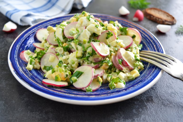 Що&nbsp;приготувати на&nbsp;Великдень&nbsp;— простий салат з&nbsp;редискою
