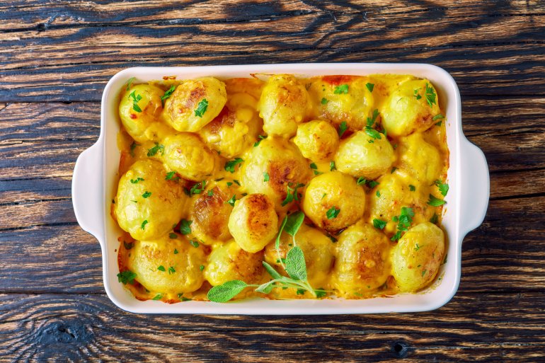 Представителям королевской семьи нельзя есть картофель