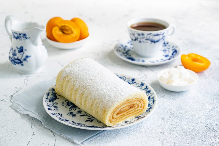 Рулет «Абрикосовий сонет»