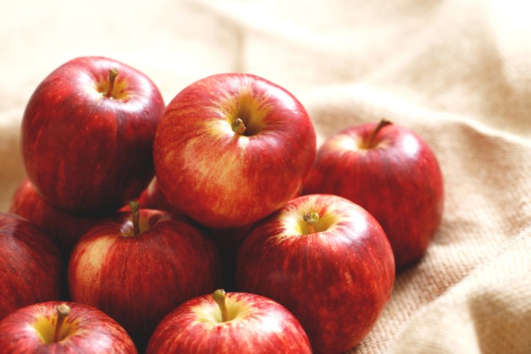 Яблука рекомендують їсти жінкам у&nbsp;постменопаузі