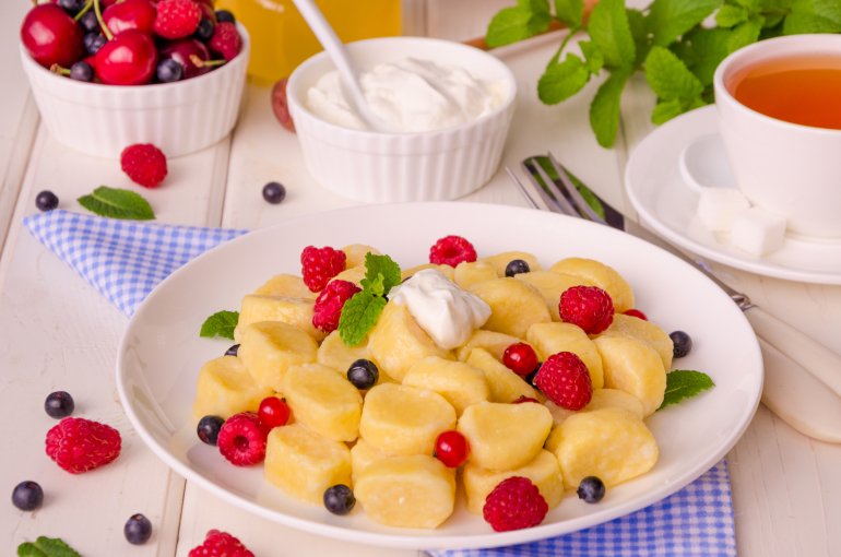 Ліниві вареники зі&nbsp;свіжою ягодою