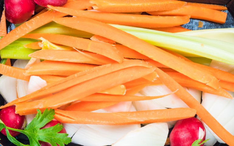 Жульєн&nbsp;— це&nbsp;спосіб нарізки тонкою соломкою