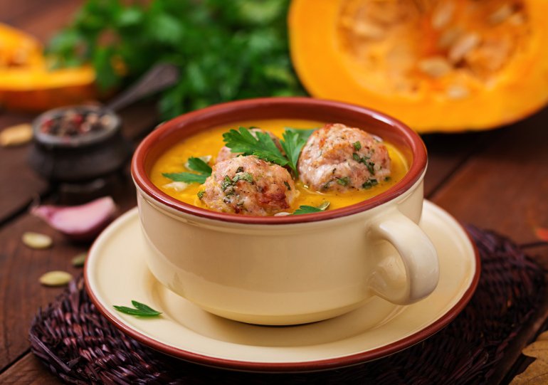 Тыквенный суп-пюре с&nbsp;фрикадельками