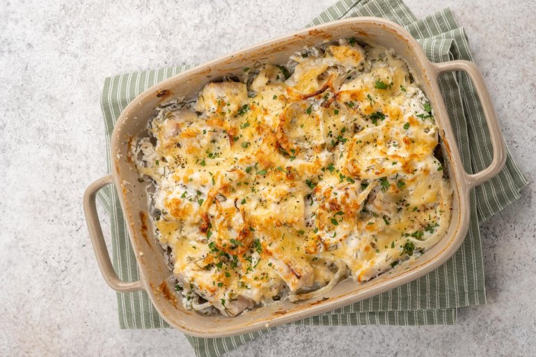 Запечені рибні консерви з&nbsp;картоплею